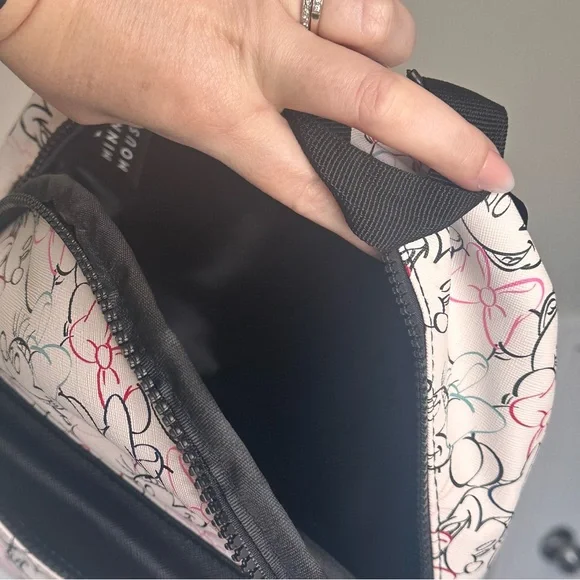 Disney Minni Mouse White Pink and Black Patterned Mini Backpack New With Tags - Picture 4 of 4